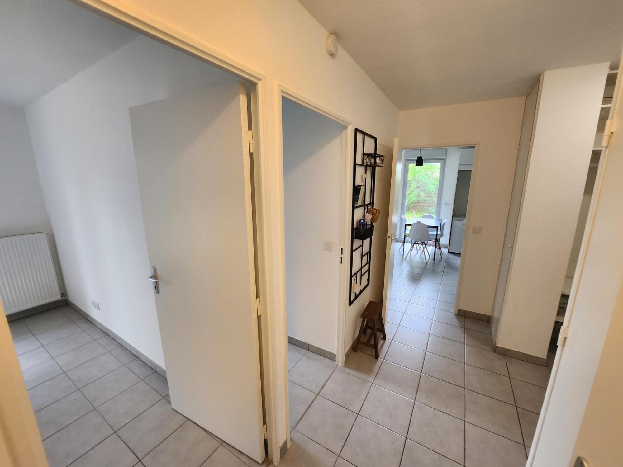 Appt 2 Au Calme - Jardin Prive - Metro D, Eurexpo, Groupama Stadium Apartment