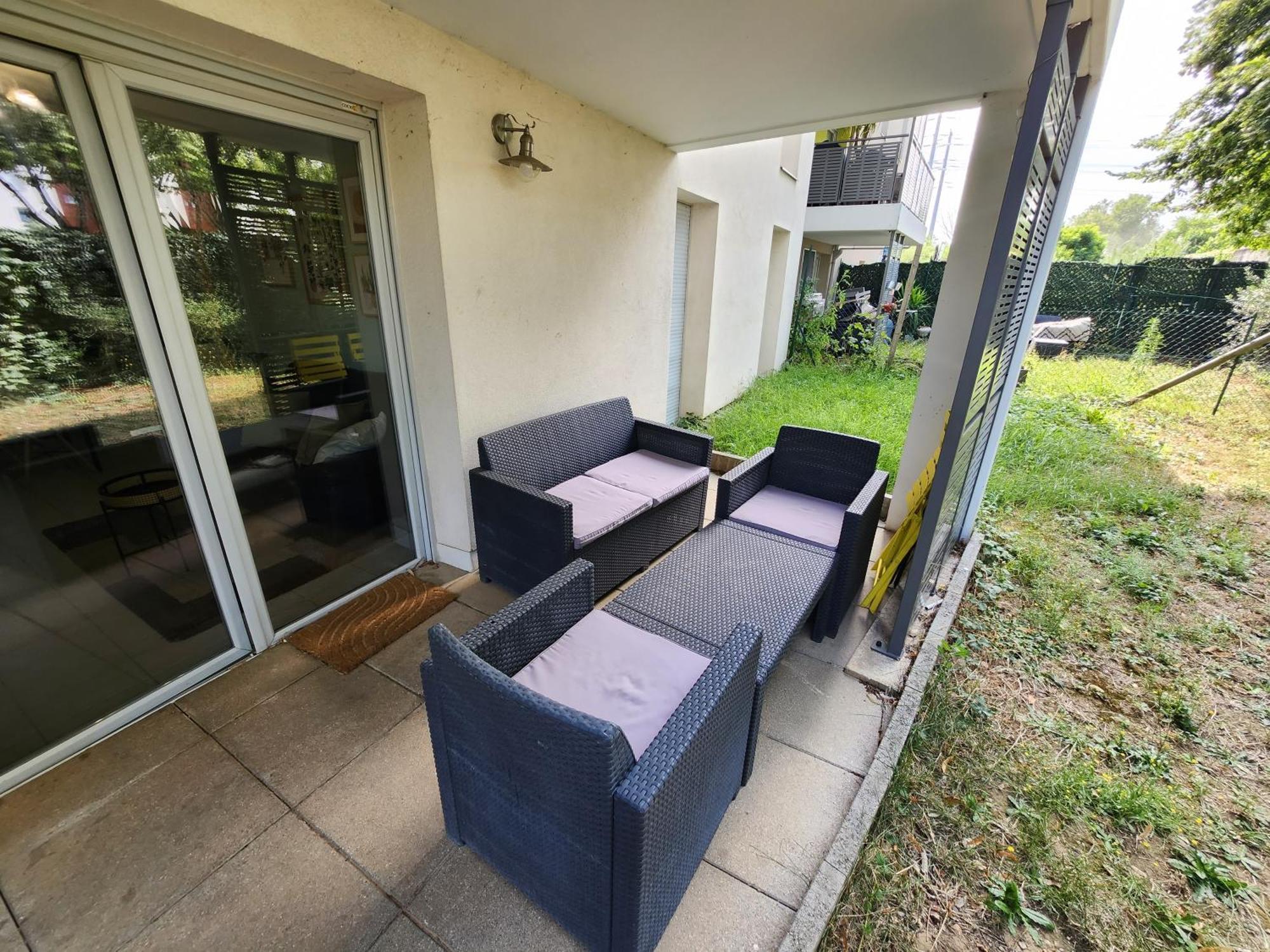Appt 2 Au Calme - Jardin Prive - Metro D, Eurexpo, Groupama Stadium Apartment